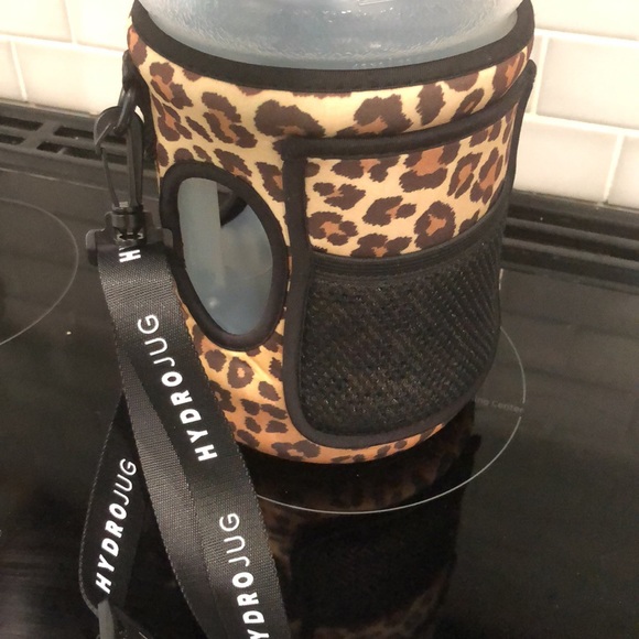 HydroJug Cheetah Print Sleeve - SoldOut Product - Picture 3 of 4